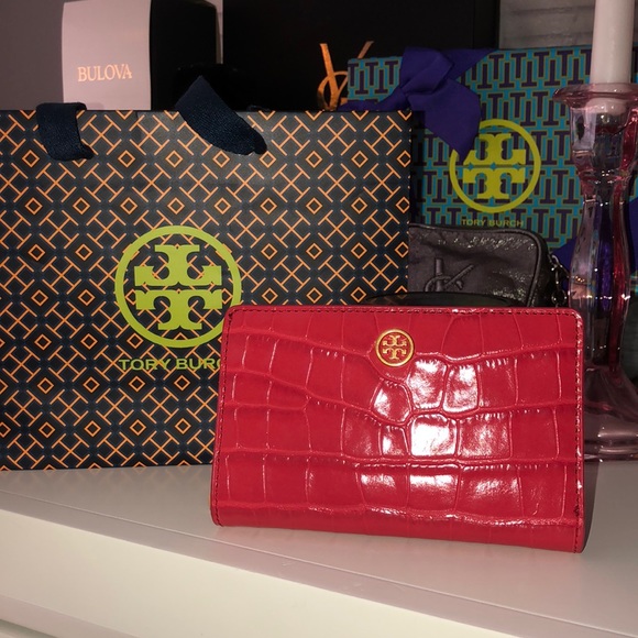 💥CCO SALE💥🔥💥TORY BURCH BILLFOLD💥🔥 - Picture 1 of 4